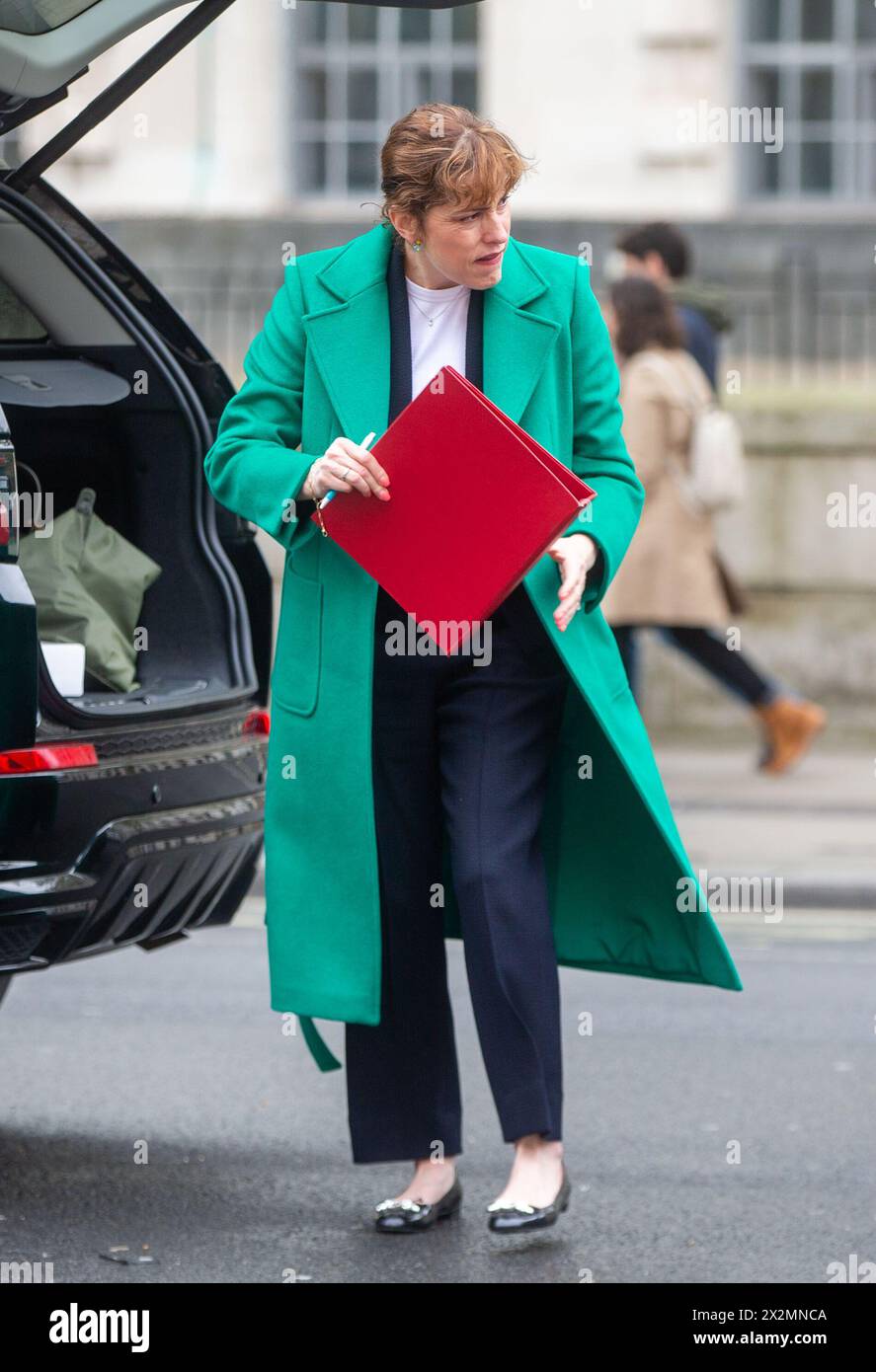 London, England, Großbritannien. April 2024. Staatssekretärin für Gesundheit und Soziales VICTORIA ATKINS wird außerhalb des Kabinettsbüros gesehen, (Kreditbild: © Tayfun Salci/ZUMA Press Wire) NUR REDAKTIONELLE VERWENDUNG! Nicht für kommerzielle ZWECKE! Quelle: ZUMA Press, Inc./Alamy Live News Stockfoto