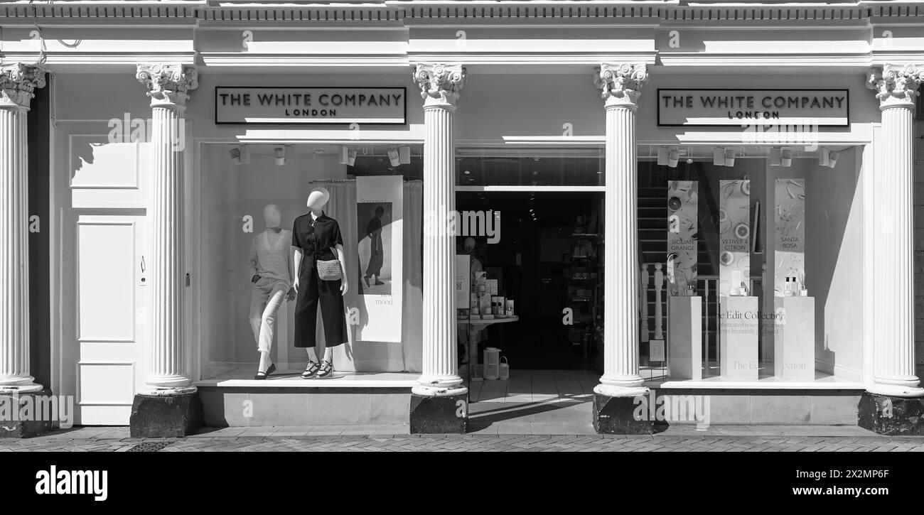 The White Company Shop, ein neoklassizistisches Gebäude in Stamford, England. Stockfoto