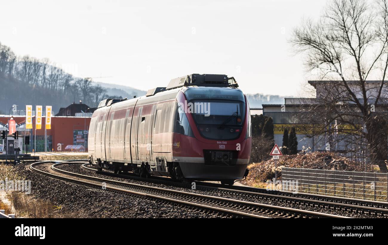 Laufenburg, Deutschland - 13. Februar 2022: Ein Bombardier Talent der deutschen Bahn unterwegs von Lauchringen zum Bahnhof Laufenburg in Süddeutschlan Stockfoto