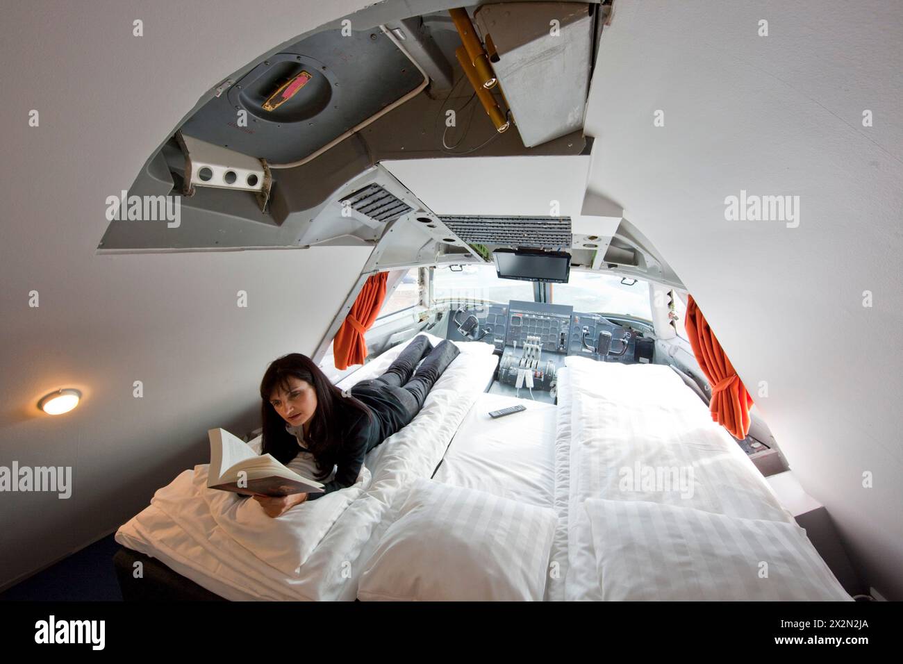 JUMBO-HOTEL IN EINER STILLGELEGTEN BOEING 747 IN STOCKHOLM Stockfoto