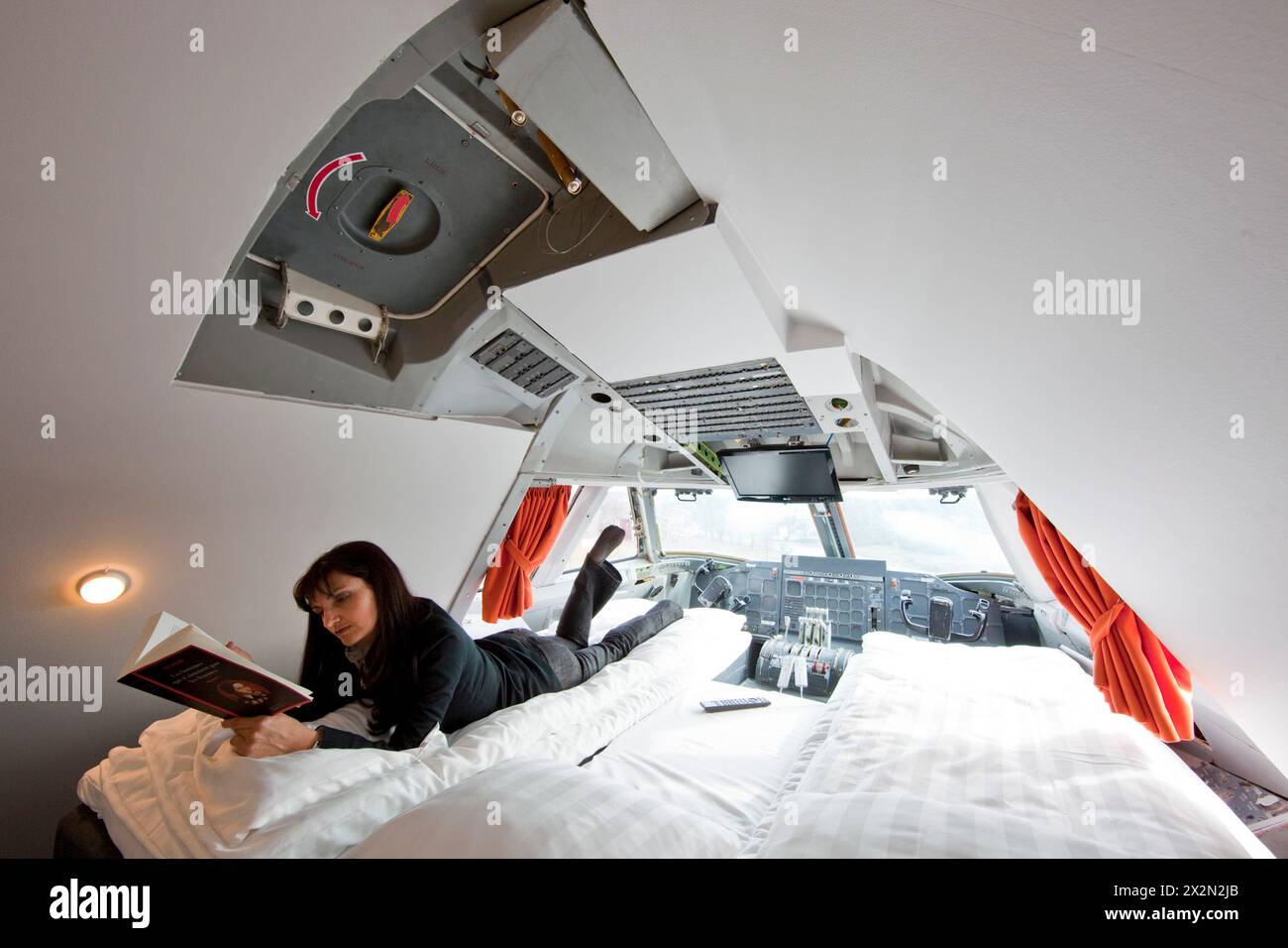 JUMBO-HOTEL IN EINER STILLGELEGTEN BOEING 747 IN STOCKHOLM Stockfoto