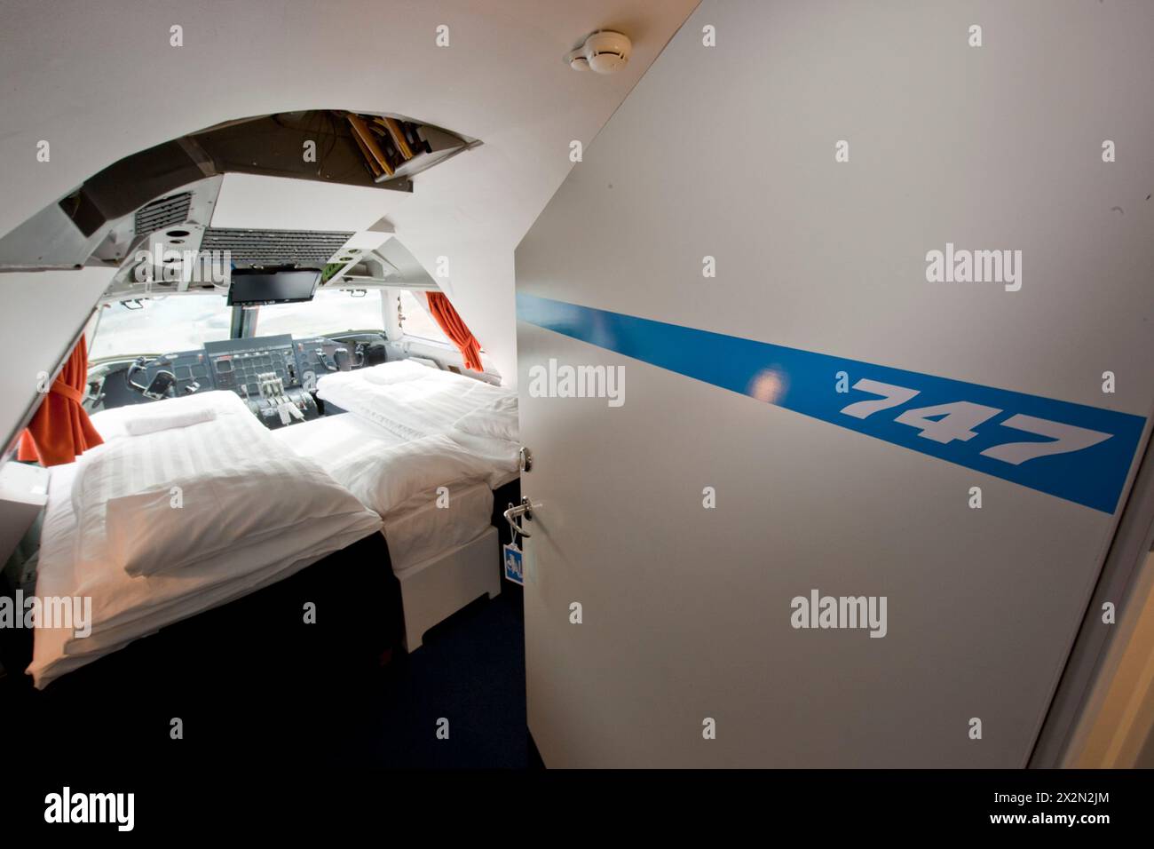 JUMBO-HOTEL IN EINER STILLGELEGTEN BOEING 747 IN STOCKHOLM Stockfoto