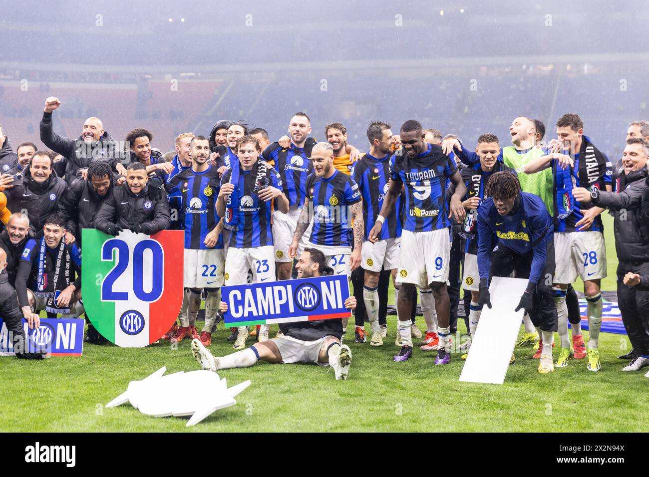 Mailand, Italien - 22. april 2024 - Milan-Inter Serie A - f.c. Internazionale Spieler feiern den Sieg der Meisterschaft Serie A 2023-24 - Credit: Kines Milano/Alamy Live News Stockfoto