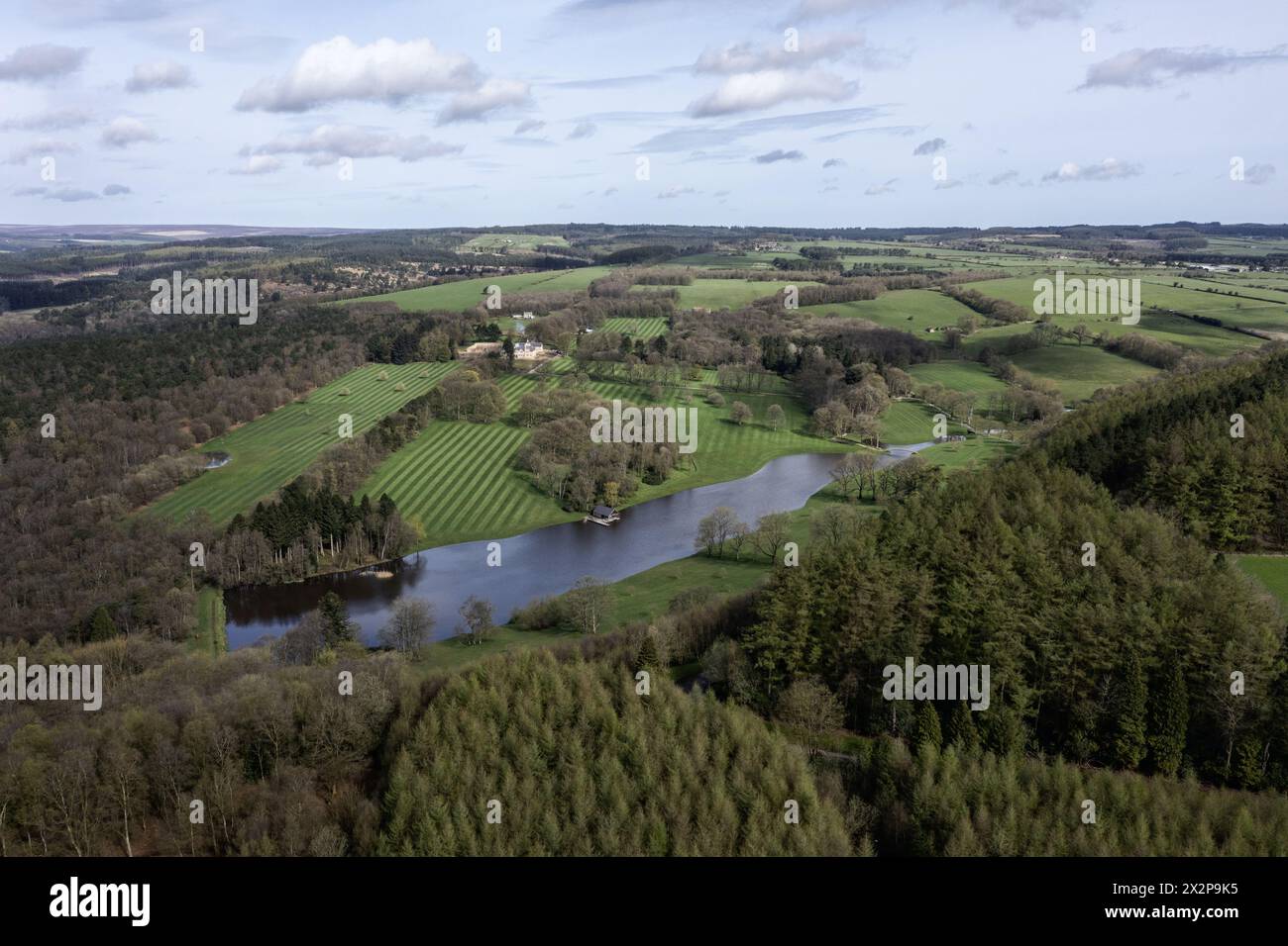 Der elleron Lake in der Nähe der pickering North york Moors bietet einen erhöhten Blick Stockfoto