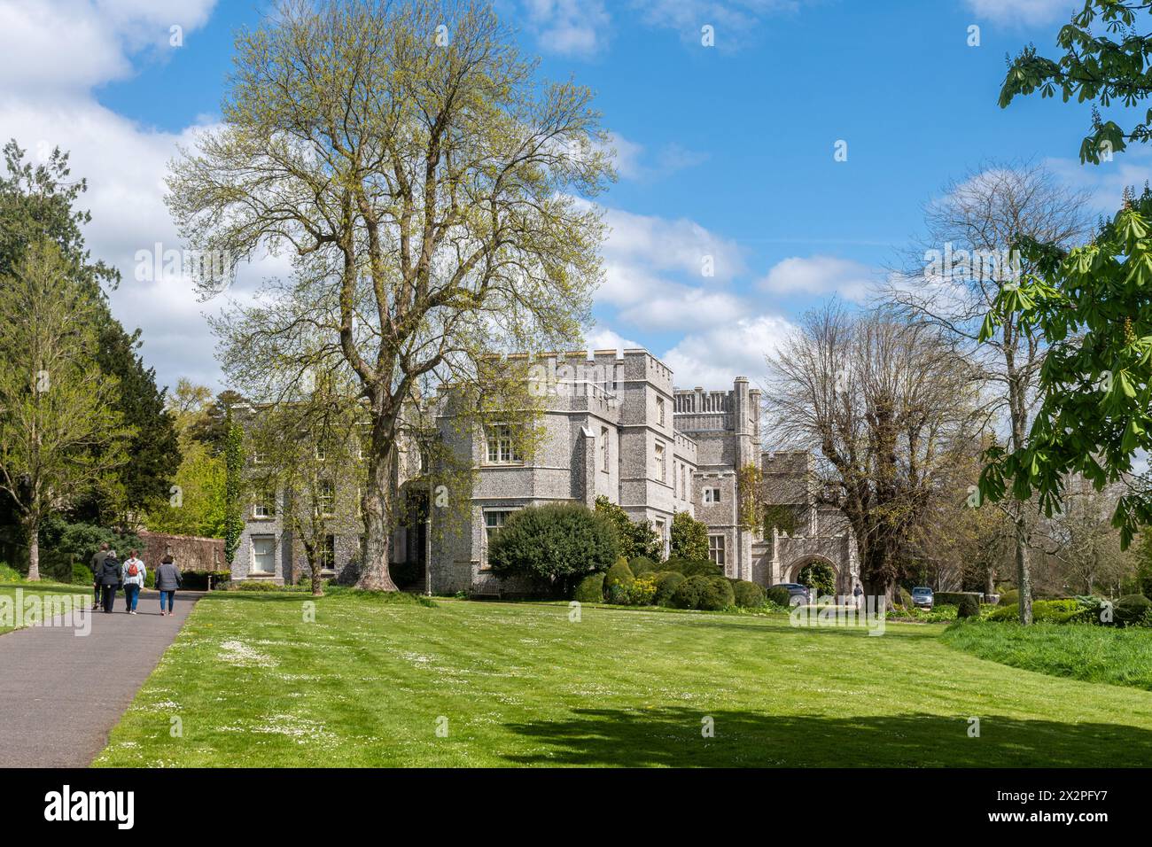 Blick auf West Dean House und Gärten, West Sussex, England, Großbritannien Stockfoto