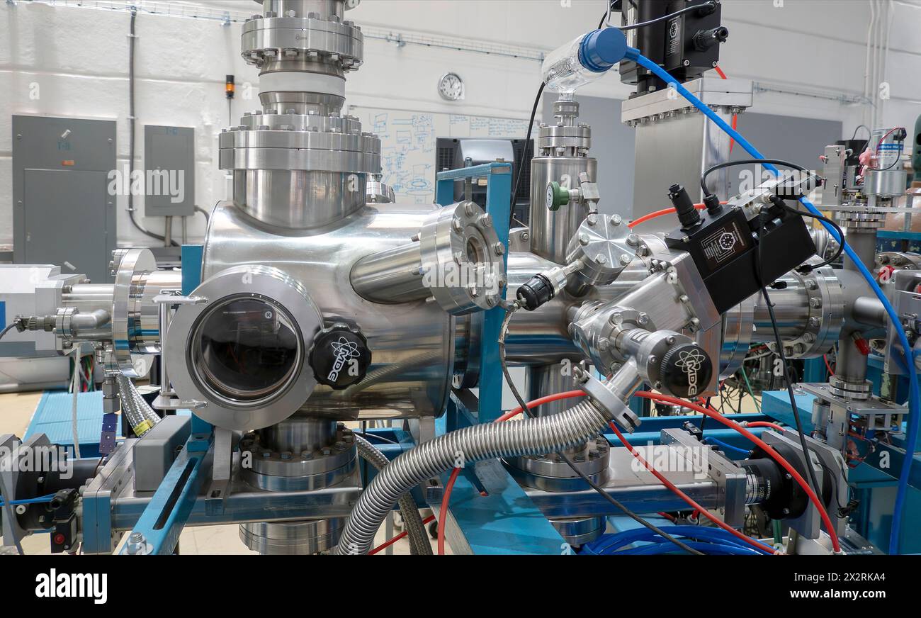 Teilchenbeschleuniger-Ausrüstung im Physiklabor der Universität Stockfoto