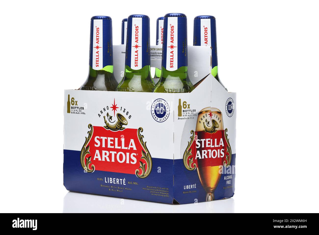 IRVINE, KALIFORNIEN - 23. April 2024: Seitenansicht eines 6er-Pack Stella Artois Liberte, ein alkoholfreies Bier. Stockfoto