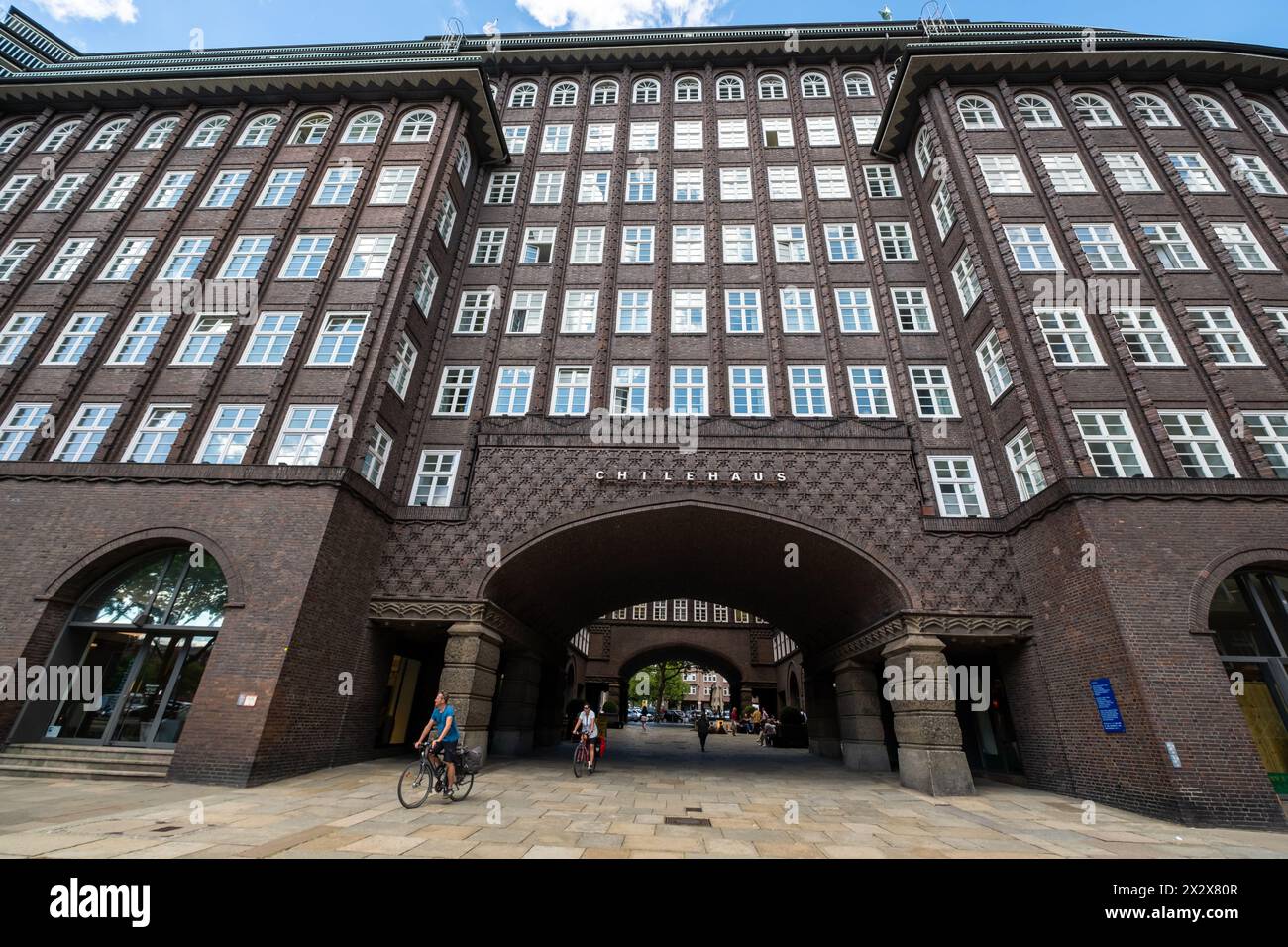 31.08.2022, Hamburg, Deutschland - das Chilehaus im Kontorhausviertel (in der Innenstadt), 1922-24 im Ziegelimpressionismus erbaut, befindet sich auf der Th Stockfoto