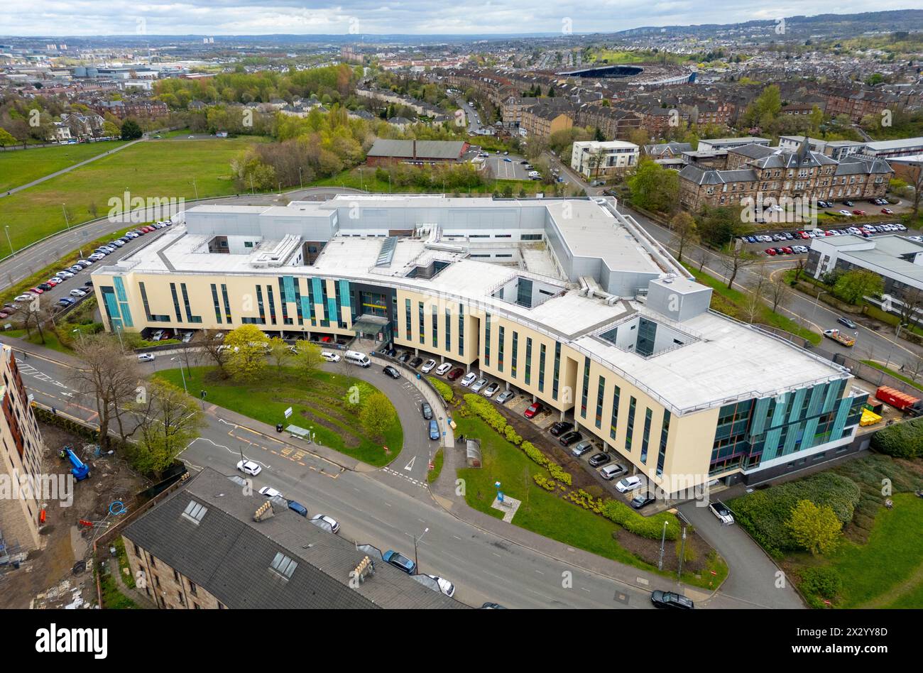 Luftaufnahme des NHS New Victoria Hospital in Langside, Glasgow, Schottland, Großbritannien Stockfoto