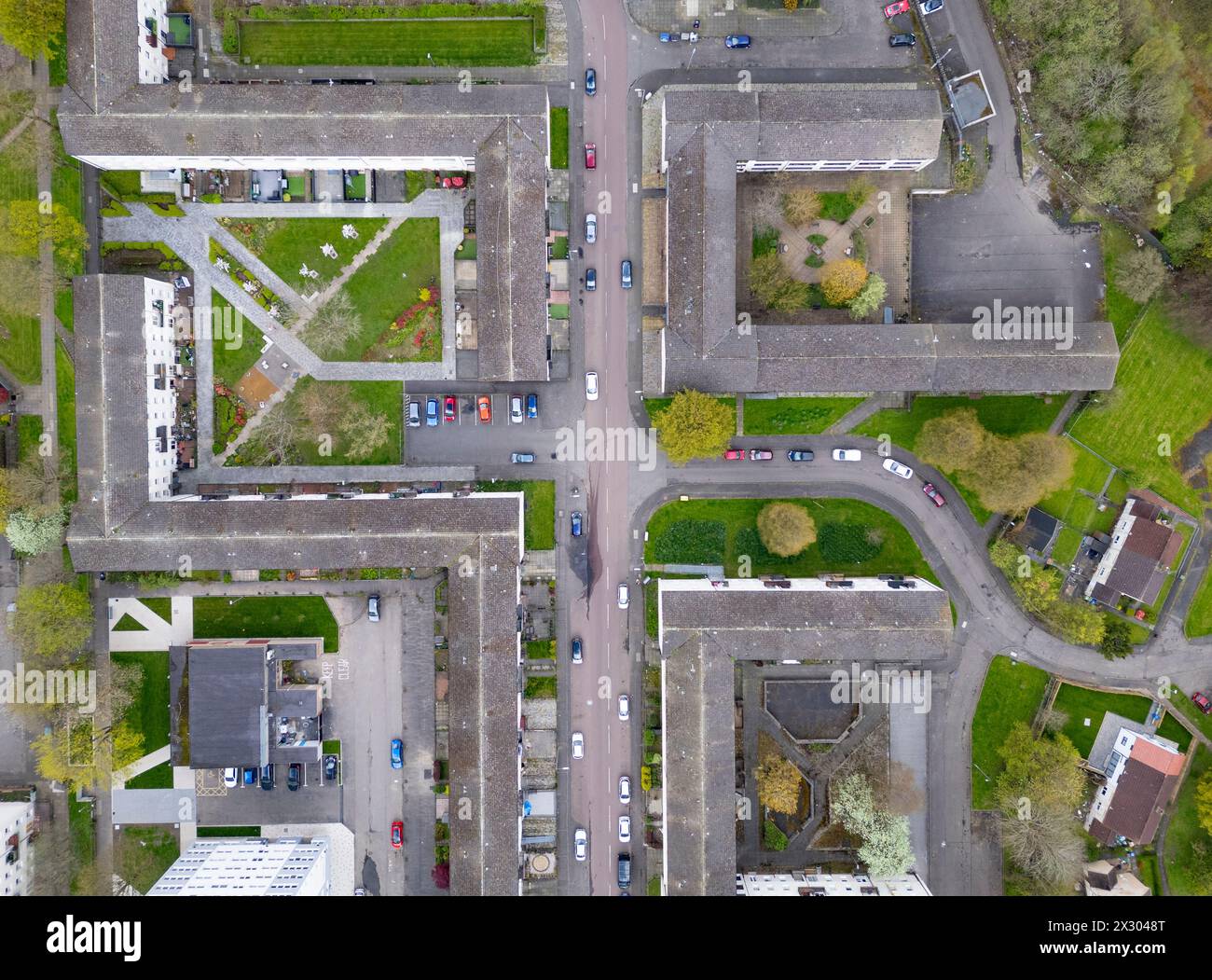 Luftaufnahme von der Drohne des Sozialwohnheims in Wyndford in Maryhill Glasgow, Schottland, Großbritannien Stockfoto