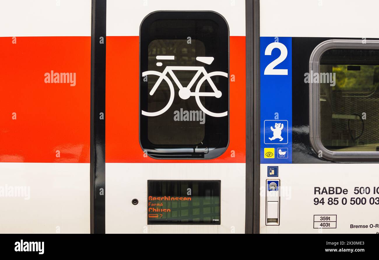 Ein Fahrrad Symbol signalisiert, dass es hier Veloabstellplätze Hut. So können wir in der 2. Klasse Fahrräder mit der Bahn transportiert werden. (Bassersd Stockfoto
