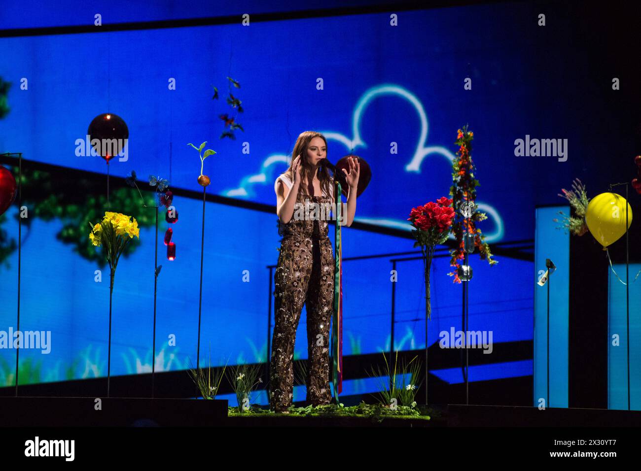 Proben für das Grand Final des ESC in Stockholm Stockholm, Schweden. 13. Mai 2016. Francesca Michielin performte No Degree of Separation für Italien. Stockholm Globe Arena Schweden *** Proben für das große Finale des ESC in Stockholm Stockholm Stockholm, Schweden 13. Mai 2016 Francesca Michielin führt keine Trennung für Italien Stockholm Globe Arena Schweden durch Stockfoto