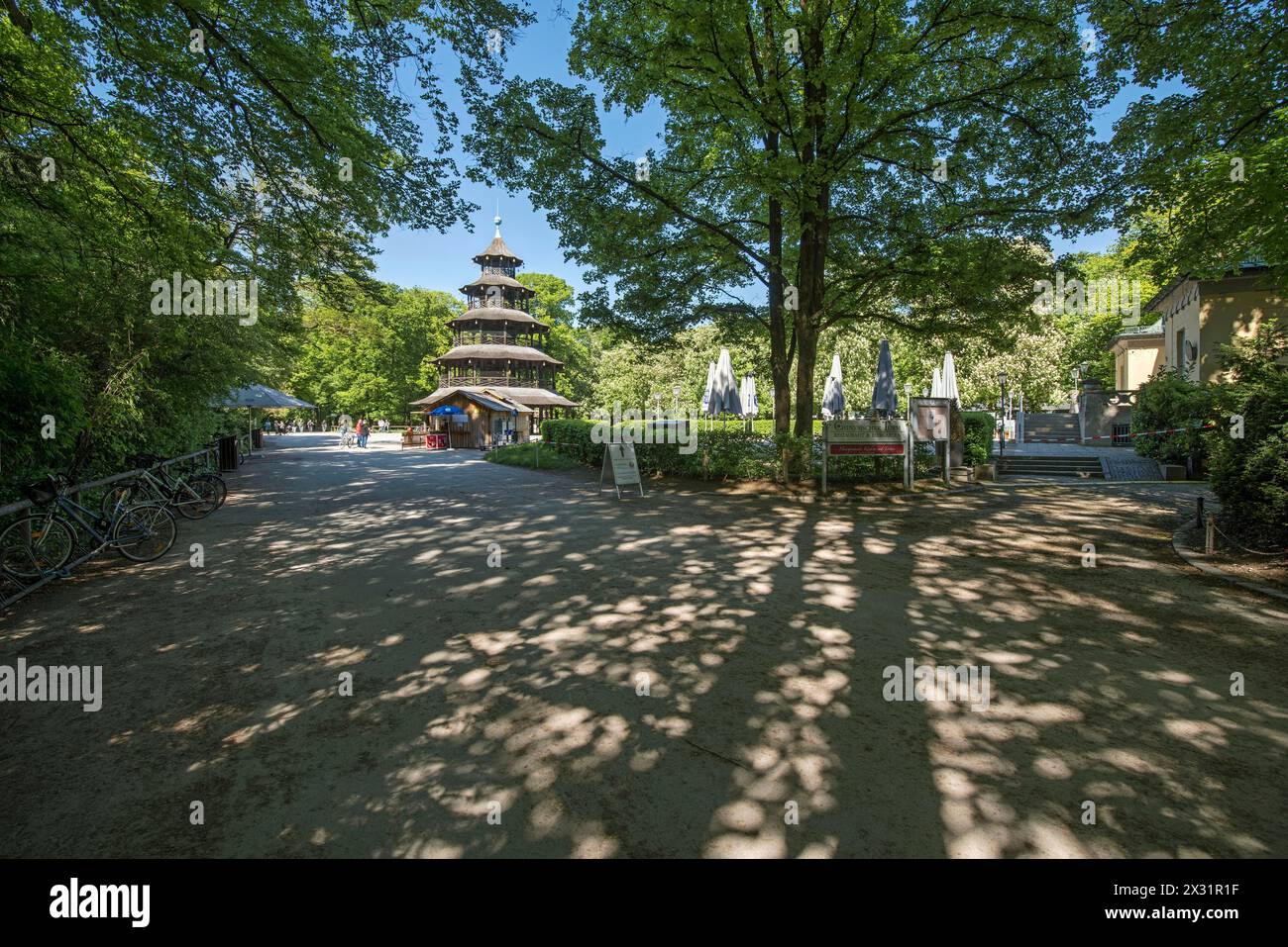 Geographie / Reise, Deutschland, Bayern, München, Englischer Garten, Chinesischer Turm, ADDITIONAL-RIGHTS-CLEARANCE-INFO-NOT-AVAILABLE Stockfoto