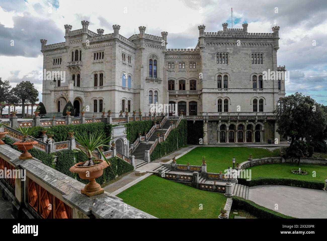 Geographie / Reisen, Italien, Friaul, Triest, Schloss Miramare, Region Friaul-Julisch Venetien, ADDITIONAL-RIGHTS-CLEARANCE-INFO-NOT-AVAILABLE Stockfoto Geographie / Reisen, Italien, Friaul, Triest, Schloss Miramare, Region Friaul-Julisch Venetien, ADDITIONAL-RIGHTS-CLEARANCE-INFO-NOT-AVAILABLE Stockfoto