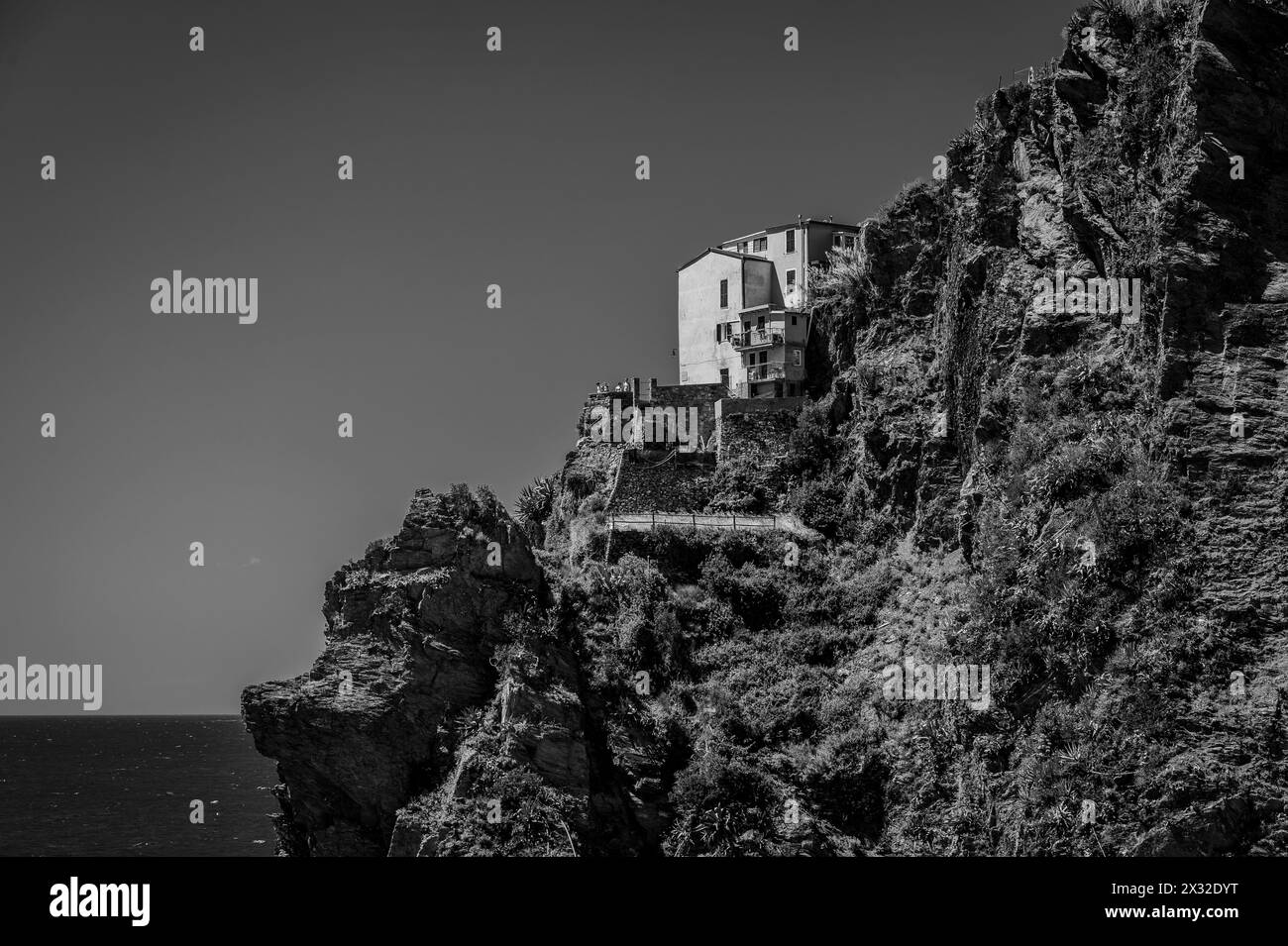Die Magie der Cinque Terre. Farben der Häuser und des Meeres von ​​Corniglia Stockfoto