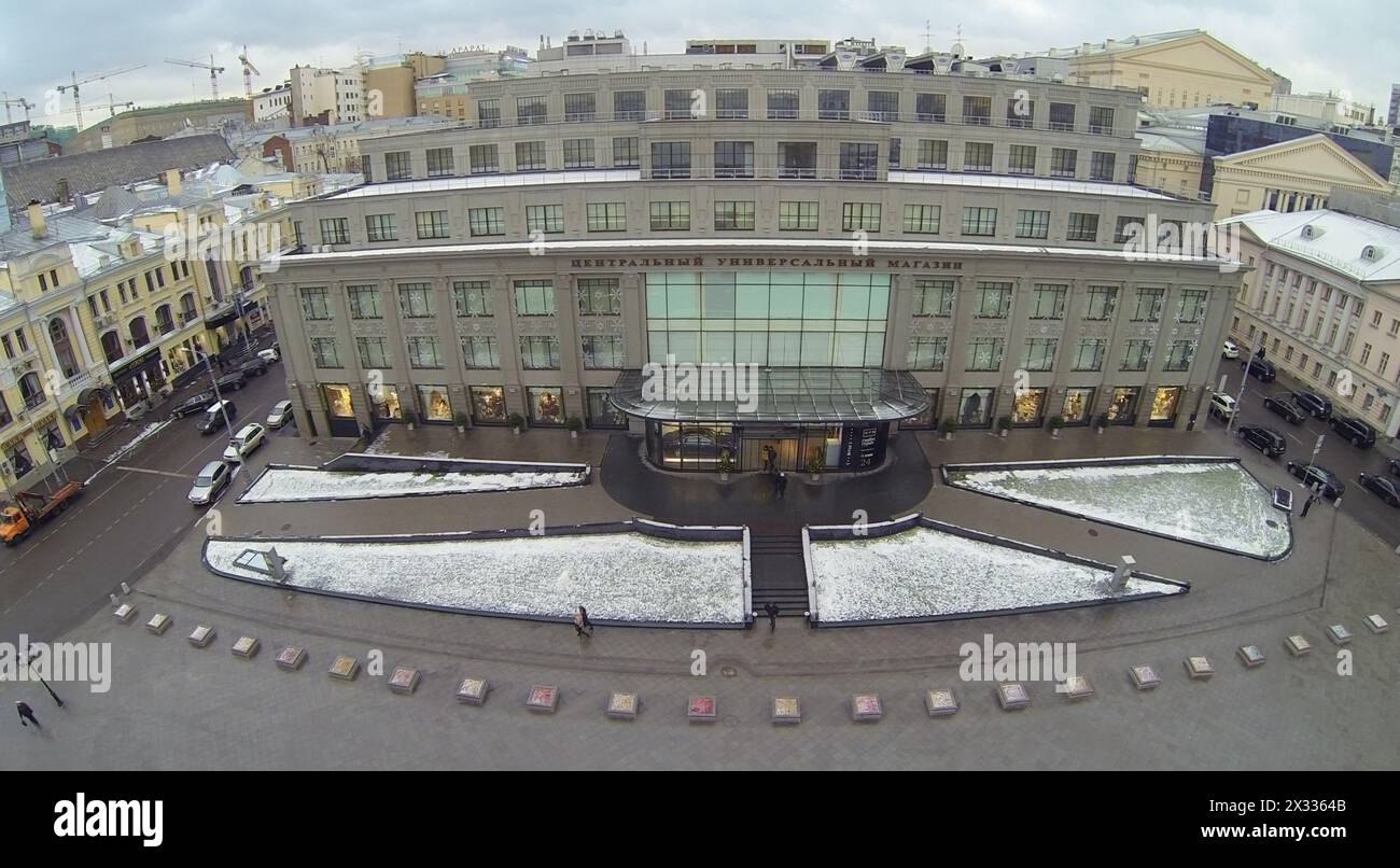 MOSKAU, RUSSLAND - 1. Dezember 2013: (Luftaufnahme) das zentrale Kaufhaus in der Neglinnaya-Straße wurde 1906–1908 erbaut. Stockfoto