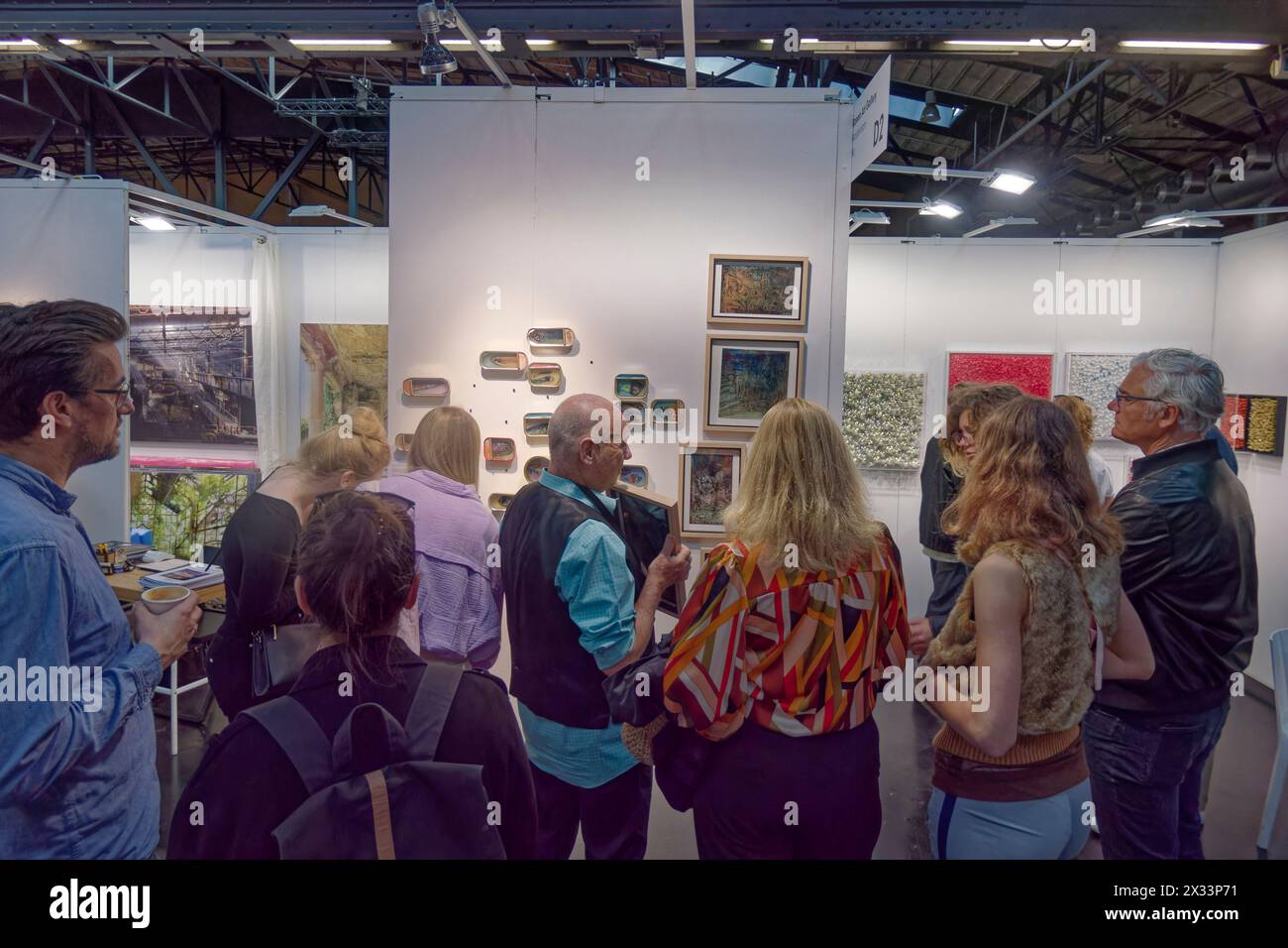 Affordabale Art Fair, Kunstmesse in der Arena in Alt-Treptow. Kunst ab 100 Euro .Messe für zeitgenössische erschwingliche Kunst. 50 nationale und inte Stockfoto