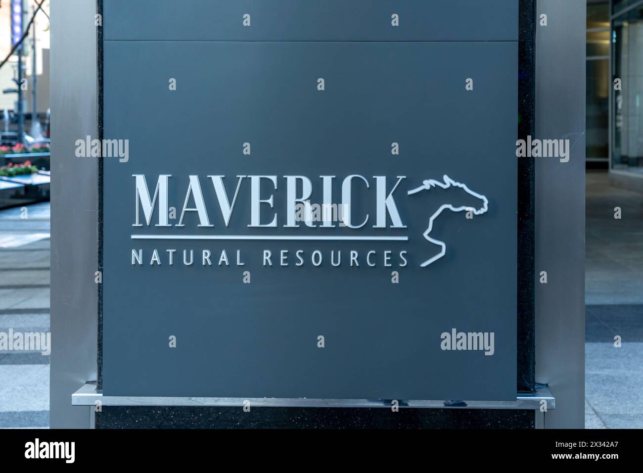 Maverick Natural Resources unterzeichnet vor seinem Hauptsitz in Houston, Texas, USA. Stockfoto