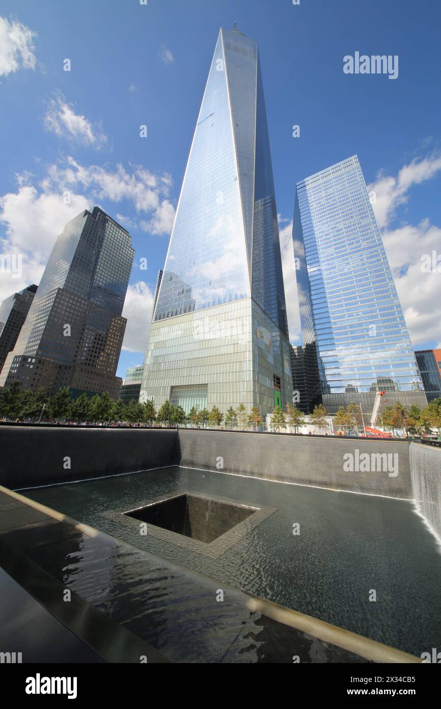 NEW YORK, USA - 7. September 2014: World Trade Center und National September 11 Memorial and Museum Stockfoto