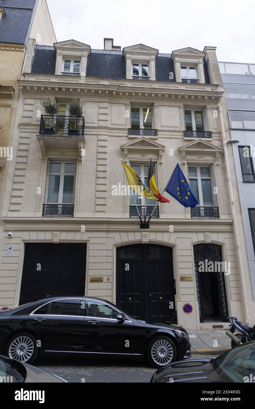 Paris, Frankreich. April 2024. Das flämische Haus stellte am Mittwoch, den 24. April 2024, eine industrielle Mission nach Frankreich in Paris vor. Eine Delegation flämischer Politiker, Beamter und führender Vertreter der Industrie besucht Frankreich, um über Innovation und Nachhaltigkeit zu diskutieren. BELGA FOTO NICOLAS MAETERLINCK Credit: Belga News Agency/Alamy Live News Stockfoto