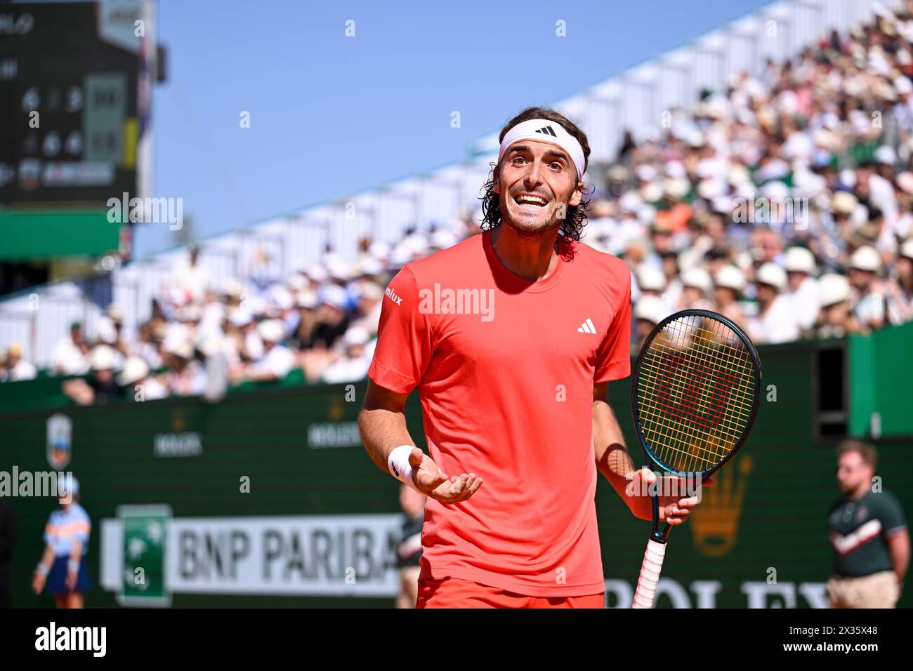 Paris, Frankreich. April 2024. Stefanos Tsitsipas während des Rolex Monte-Carlo ATP Masters 1000 Tennis am 13. April 2024 im Monte Carlo Country Club in Roquebrune Cap Martin, Frankreich bei Monaco. Quelle: Victor Joly/Alamy Live News Stockfoto