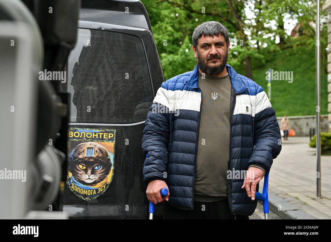 Nicht exklusiv: Der Veteran des russisch-ukrainischen Krieges Petro Buriak, der sich einer Prothetik im Superhuman Center unterzogen hat, wird vor seiner Abreise gesehen Stockfoto