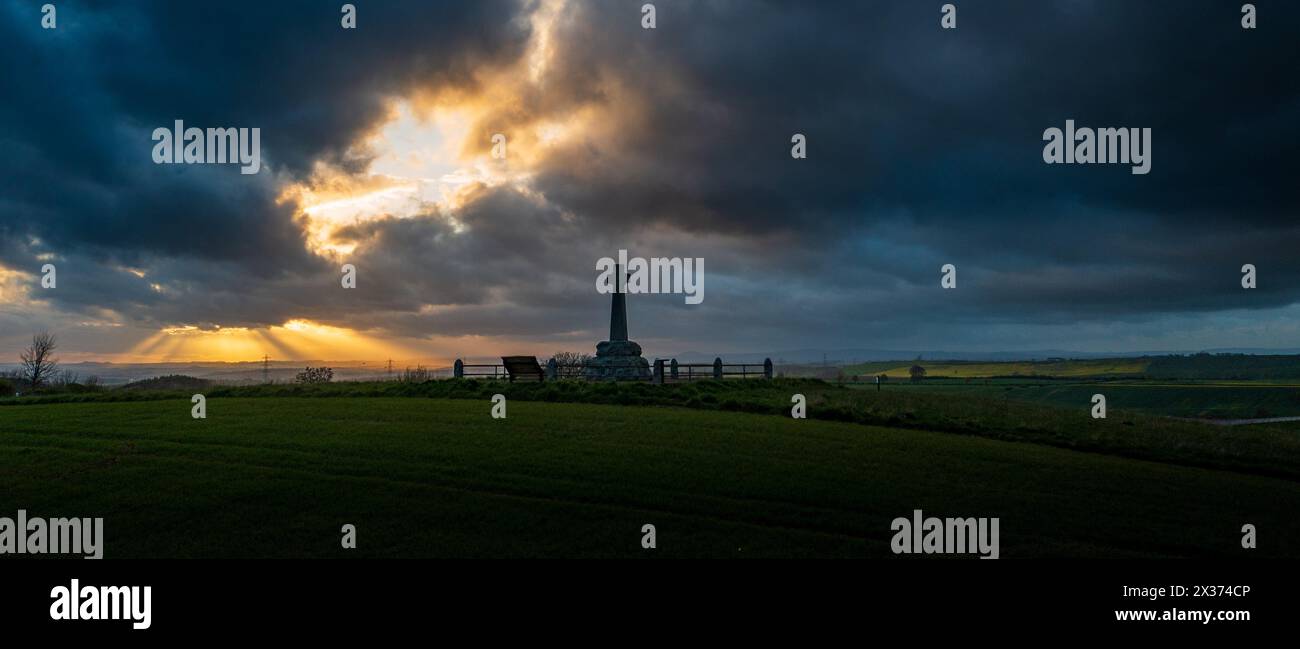 Die Sonne untergeht über dem Battle of Flodden Monument Stockfoto