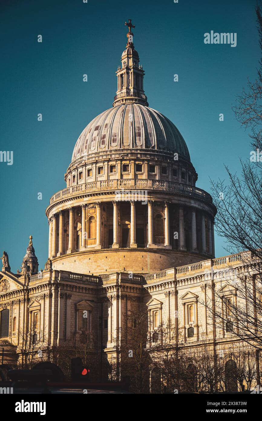 London, Großbritannien - Januar 2024: Schönes Foto von St. Paul's Cathedral Stockfoto