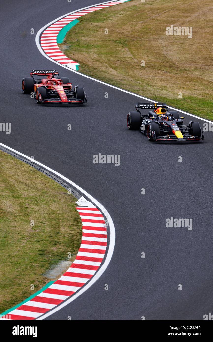 Suzuka Circuit, 5. April 2024: Max Verstappen (NED) von Red Bull und Charles Leclerc (MCO) von Ferrari während des Formel 1 Grand Prix von Japan 2024. Stockfoto