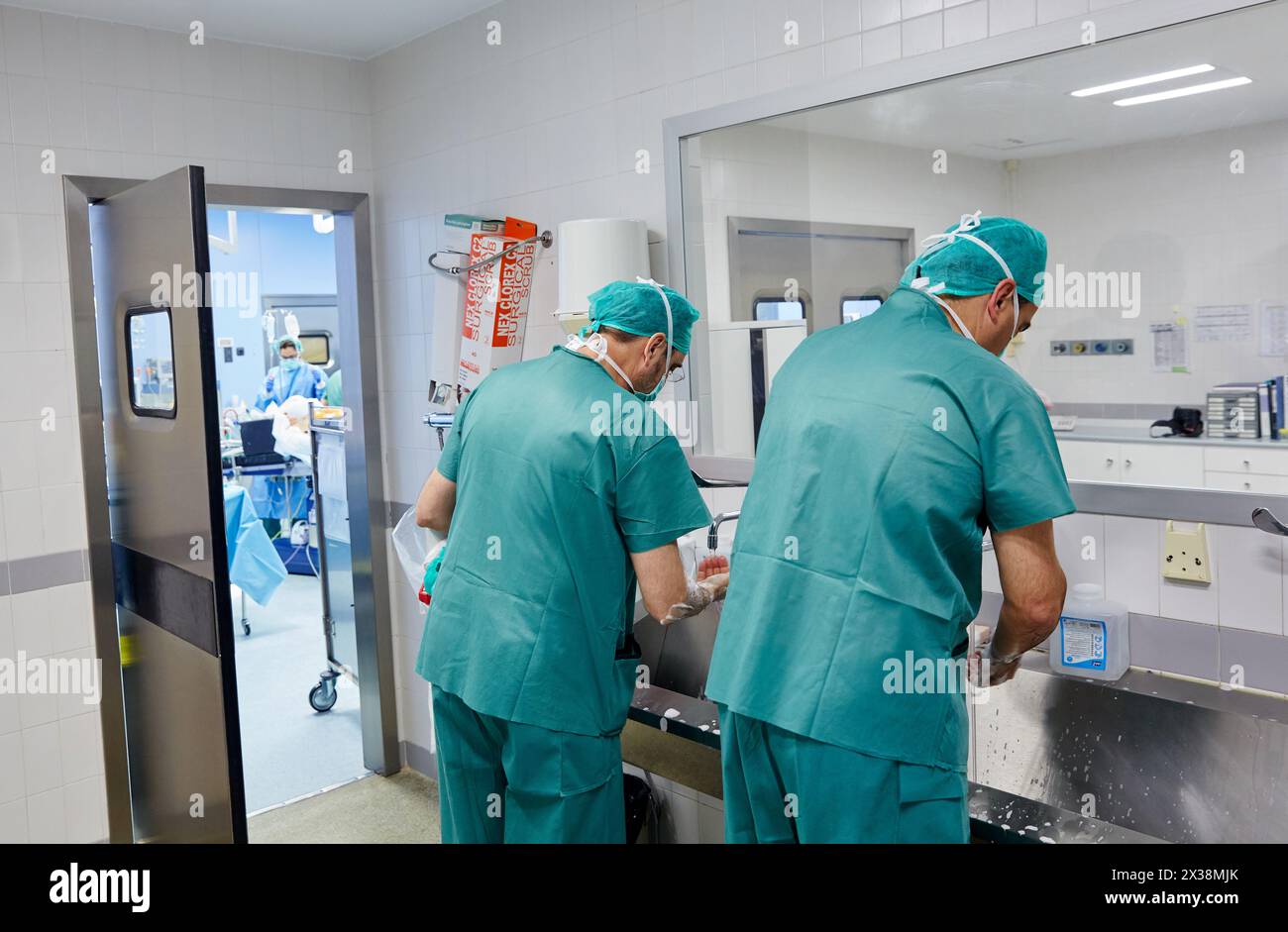 Operationssaal, Prostatakrebs Roboterchirurgie, da Vinci chirurgischer Roboter, Urologie, Krankenhaus Donostia, San Sebastian, Gipuzkoa, Baskenland, Spanien Stockfoto