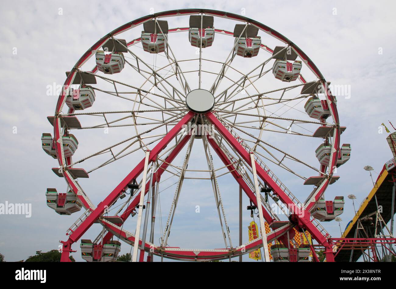 Nahaufnahme eines roten Riesenrads auf der Ohio State Fair. Stockfoto