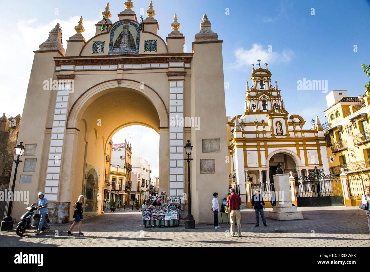 Sevilla: Macarena Viertel, Macarena Gate und Macarena Basilica Stockfoto Sevilla: Macarena Viertel, Macarena Gate und Macarena Basilica Stockfoto