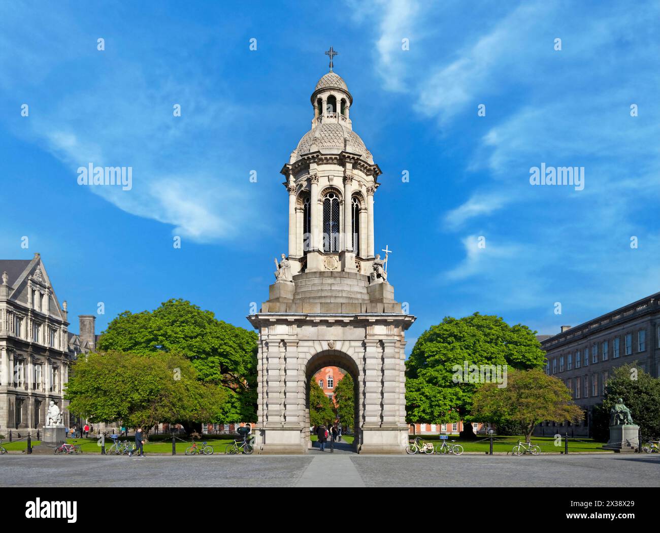 The Campanile Bell Tower, Trinity College Campus, Dublin City, Irland, Stockfoto