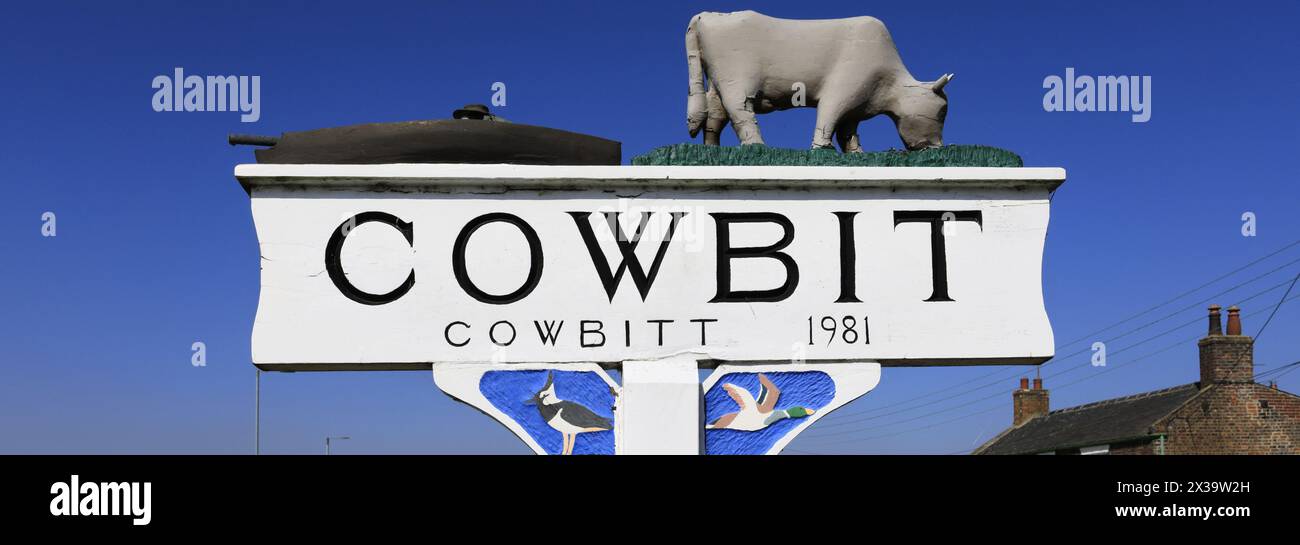 Cowbit Village Schild, Lincolnshire, England Stockfoto