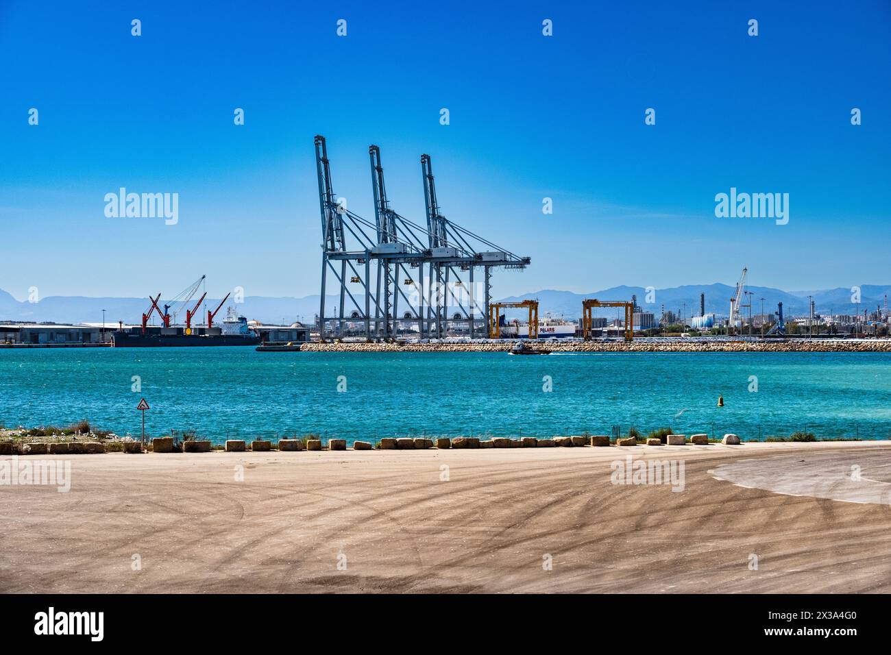 Blick auf den Hafen von Tarragona, Spanien Tarragona Katalonien Spanien *** Blick auf den Hafen von Tarragona, Spanien Tarragona Katalonien Spanien Stockfoto