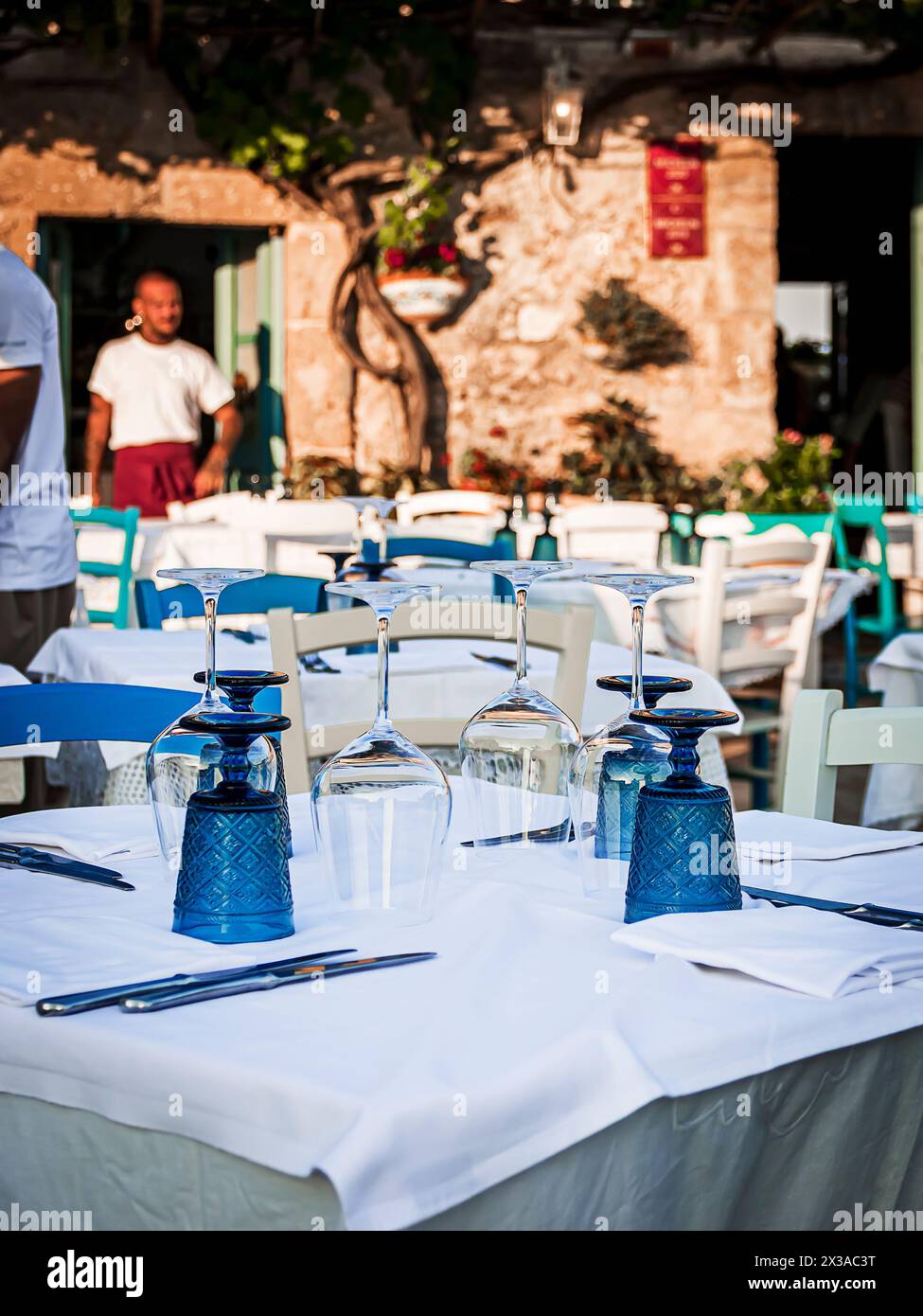 Das Restaurant im Freien in Marzamemi auf Sizilien Stockfoto