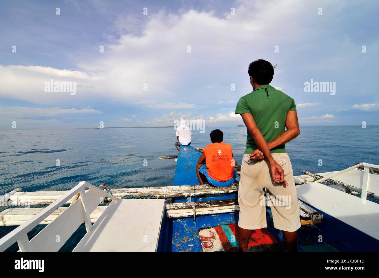 Fahrt mit einem banca-Boot zwischen Cebu und Malapascua Island. Central Visayas, Philippinen. Stockfoto