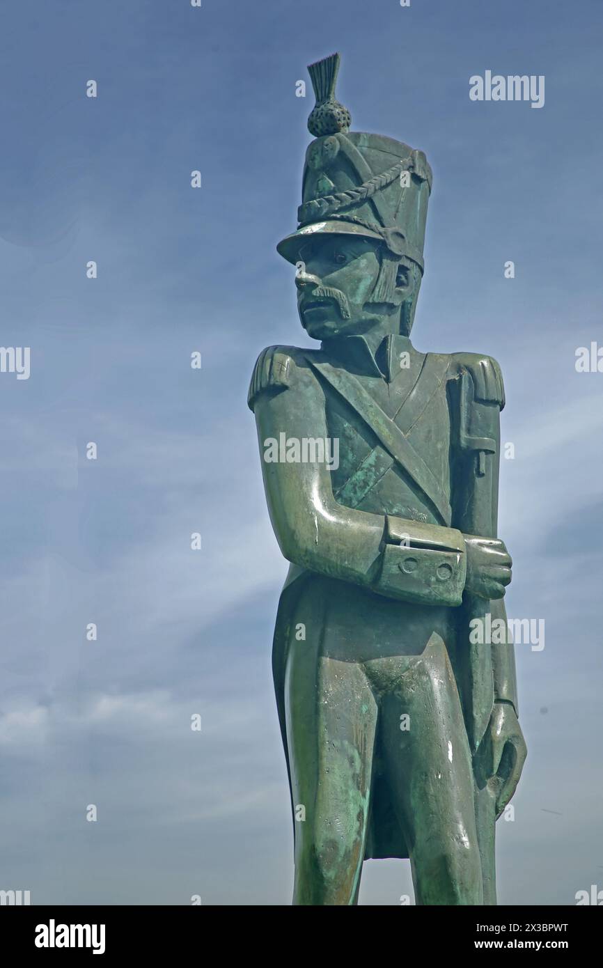 Skulptur Lacroix, Denkmal des historischen Soldaten mit Gewehr, Bajonett und Uniform mit Hut, Detail, Ausschnitt, Vauban Island, Vaubaninsel, Saarlouis Stockfoto