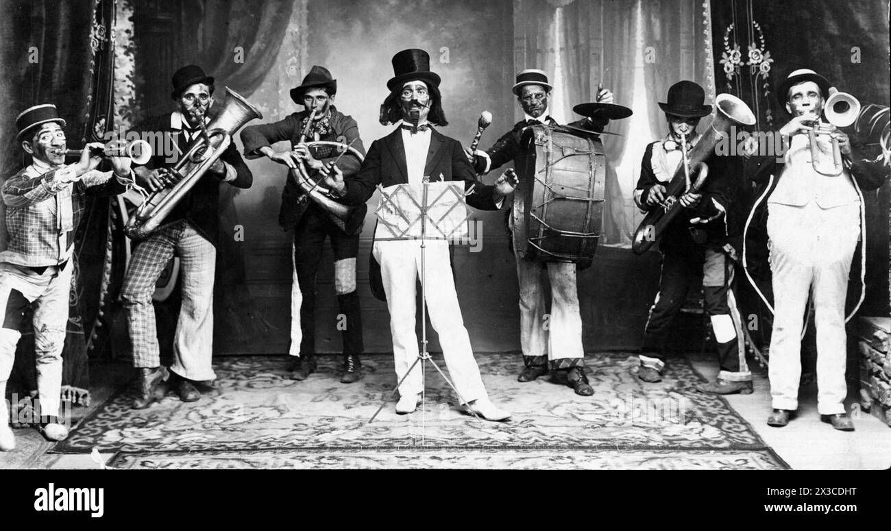 Eine Murga, die während der Karnevalsfeiern in Junin, Buenos Aires.-1916 spielt Stockfoto