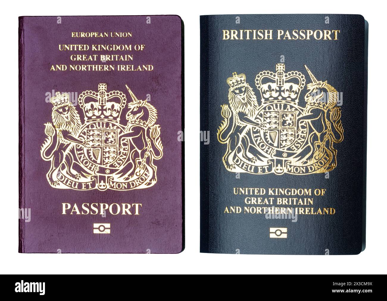 Ein alter burgunderroter britischer Pass neben einem neuen Blauen britischen Pass Stockfoto Ein alter burgunderroter britischer Pass neben einem neuen Blauen britischen Pass Stockfoto