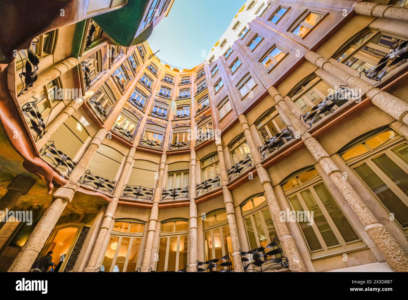 Innenhof, La Pedrera, Casa Mila, Barcelona, Katalonien, Spanien Stockfoto