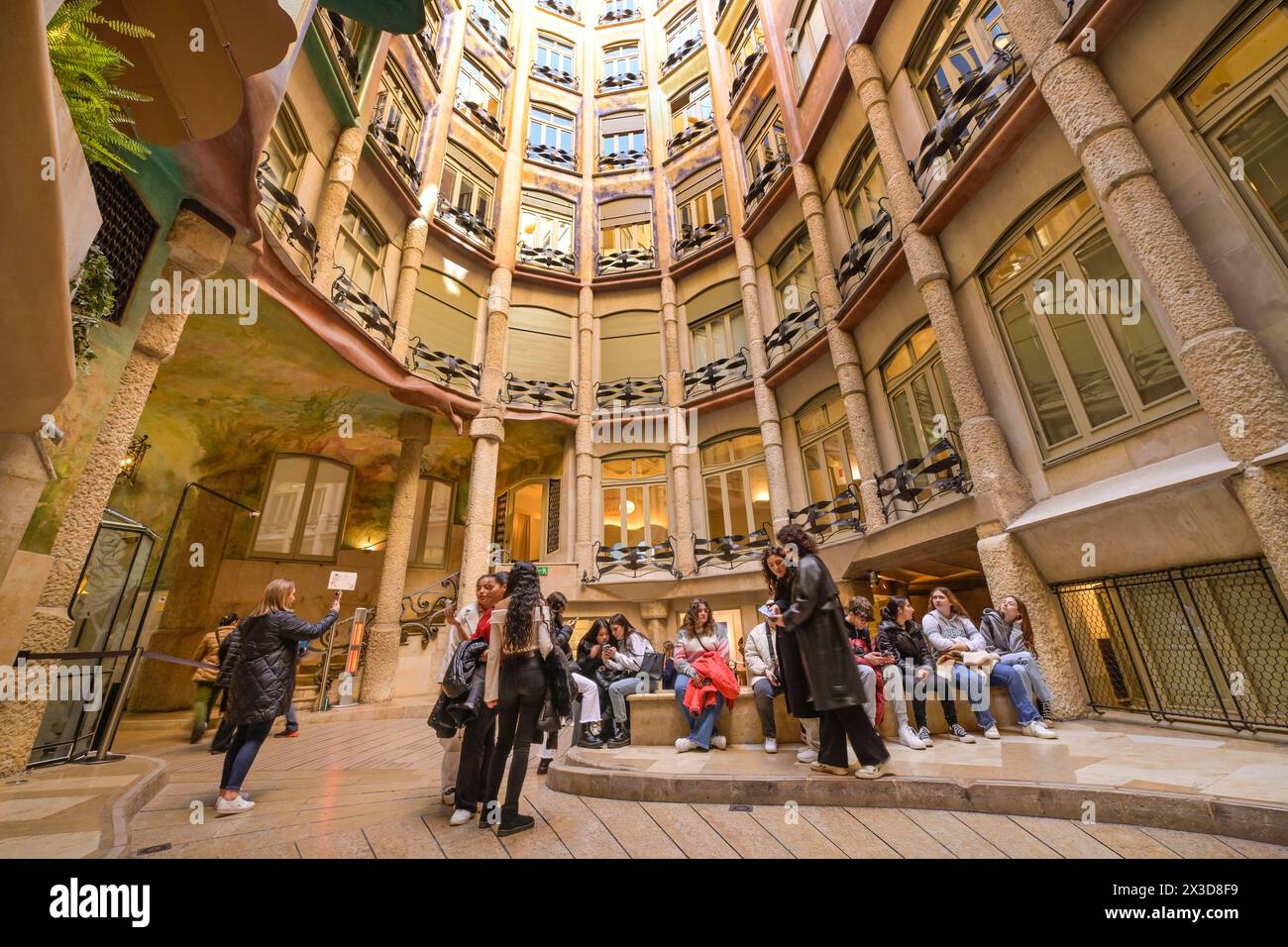 Innenhof, La Pedrera, Casa Mila, Barcelona, Katalonien, Spanien Stockfoto