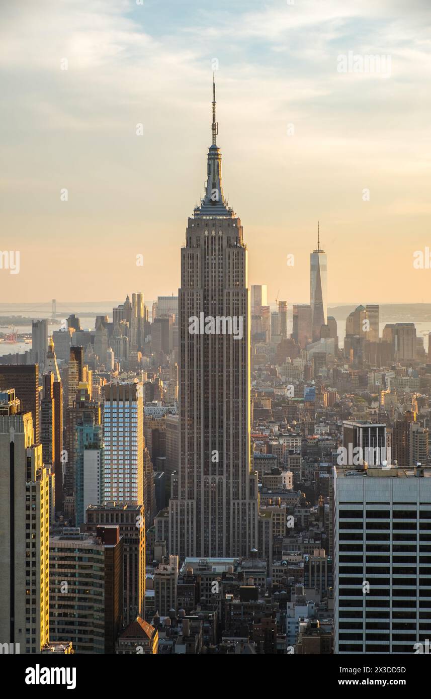 Blick auf das Empire State Building und die Skyline von Manhattan, Manhattan, New York, USA Stockfoto