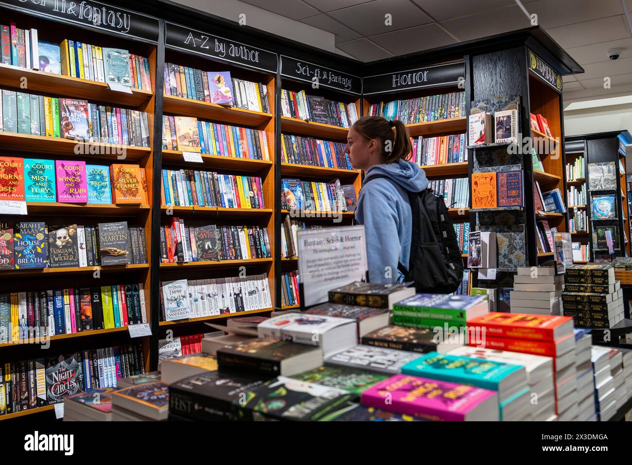 Bücher werden in einem Waterstones Buchladen im Stadtzentrum von Truro in Cornwall in Großbritannien ausgestellt. Stockfoto