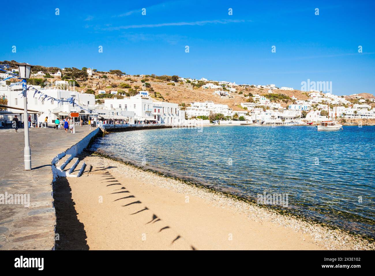 Mykonos Stadt Strand auf der Insel Mykonos, Kykladen in Griechenland. Stockfoto