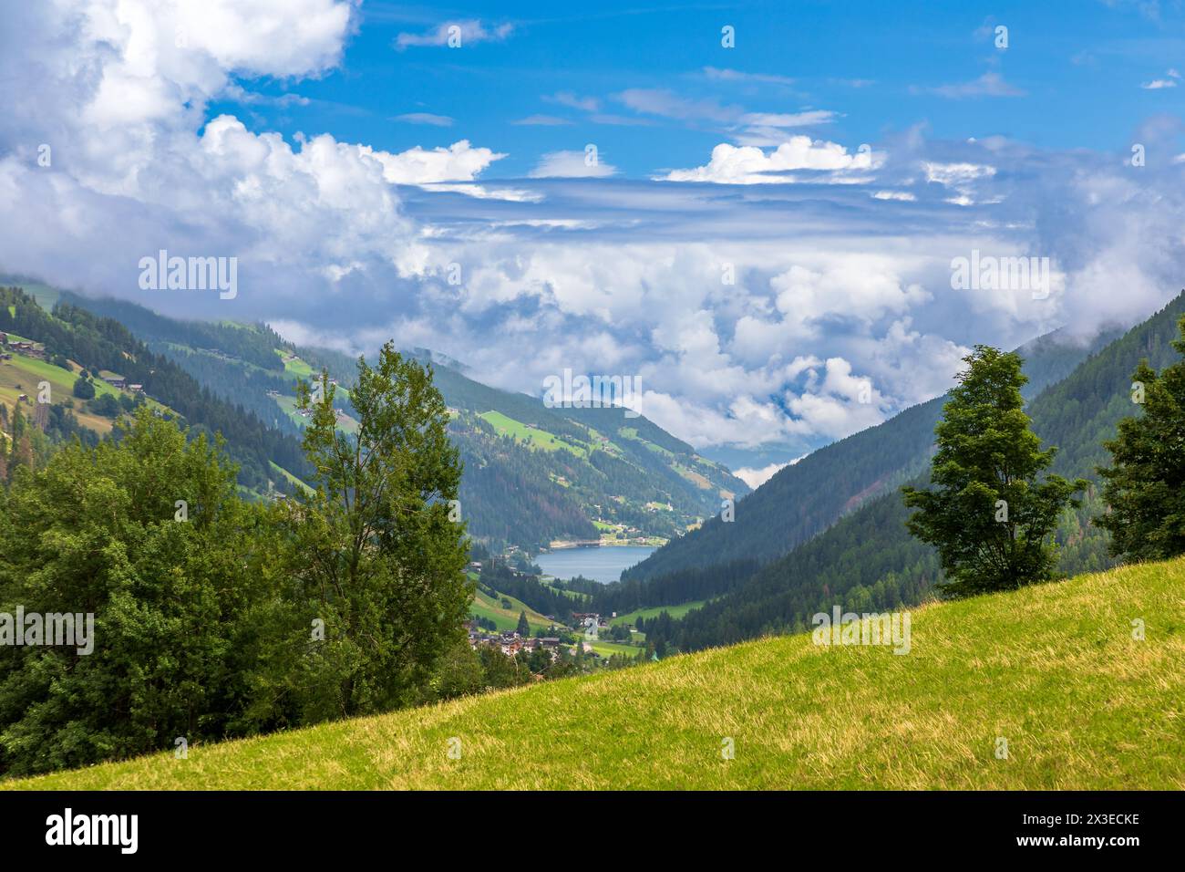 Blick ins Ultental zum Zoggler Stausee, Südtirol, Italien Stockfoto