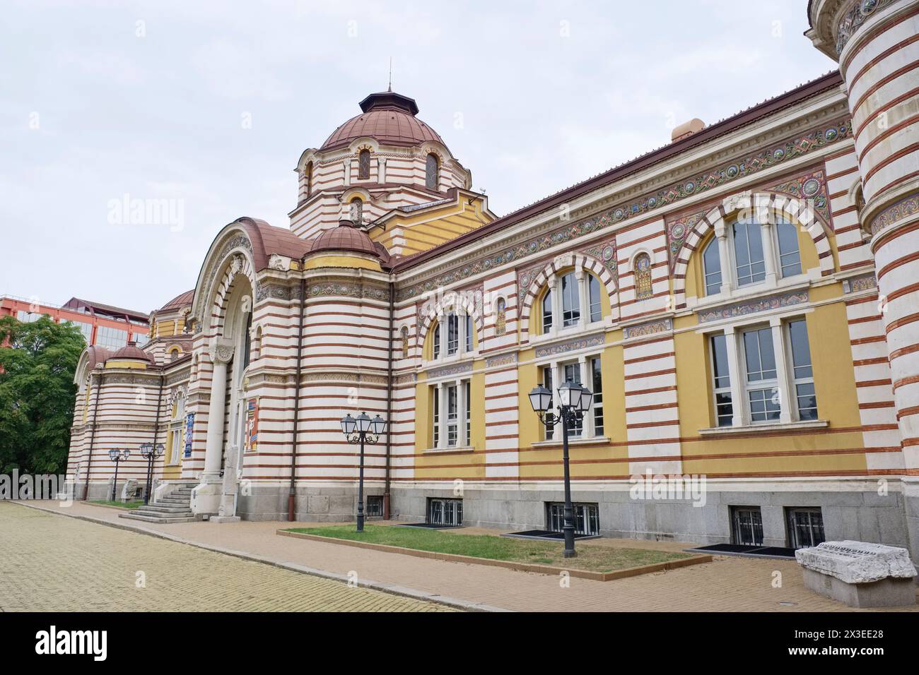 Bulgarien, Sofia; Blick auf das alte Thermalbadegebäude, heute ein Museum Stockfoto