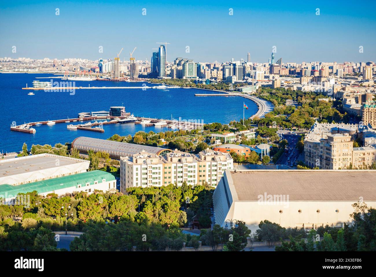 Baku Antenne Panoramablick von der Märtyrer Lane Standpunkt, der in der Mitte von Baku, Aserbaidschan entfernt Stockfoto