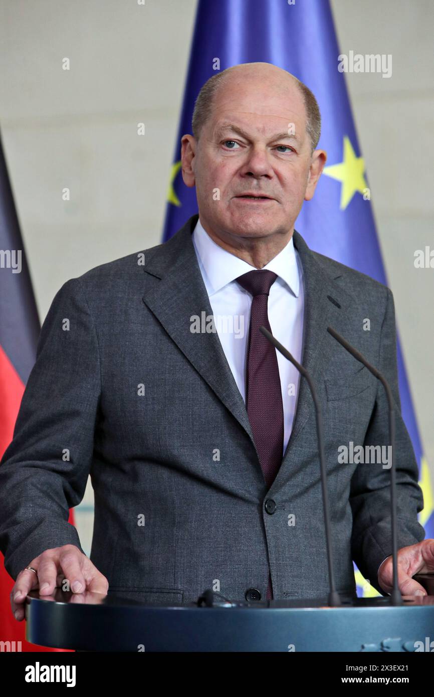 Berlin, Deutschland, 26.4,24, Bundeskanzler Olaf Scholz an Pressemitteilungen von Bundeskanzler Scholz und NATO-Generalsekretär Stoltenberg, Stockfoto