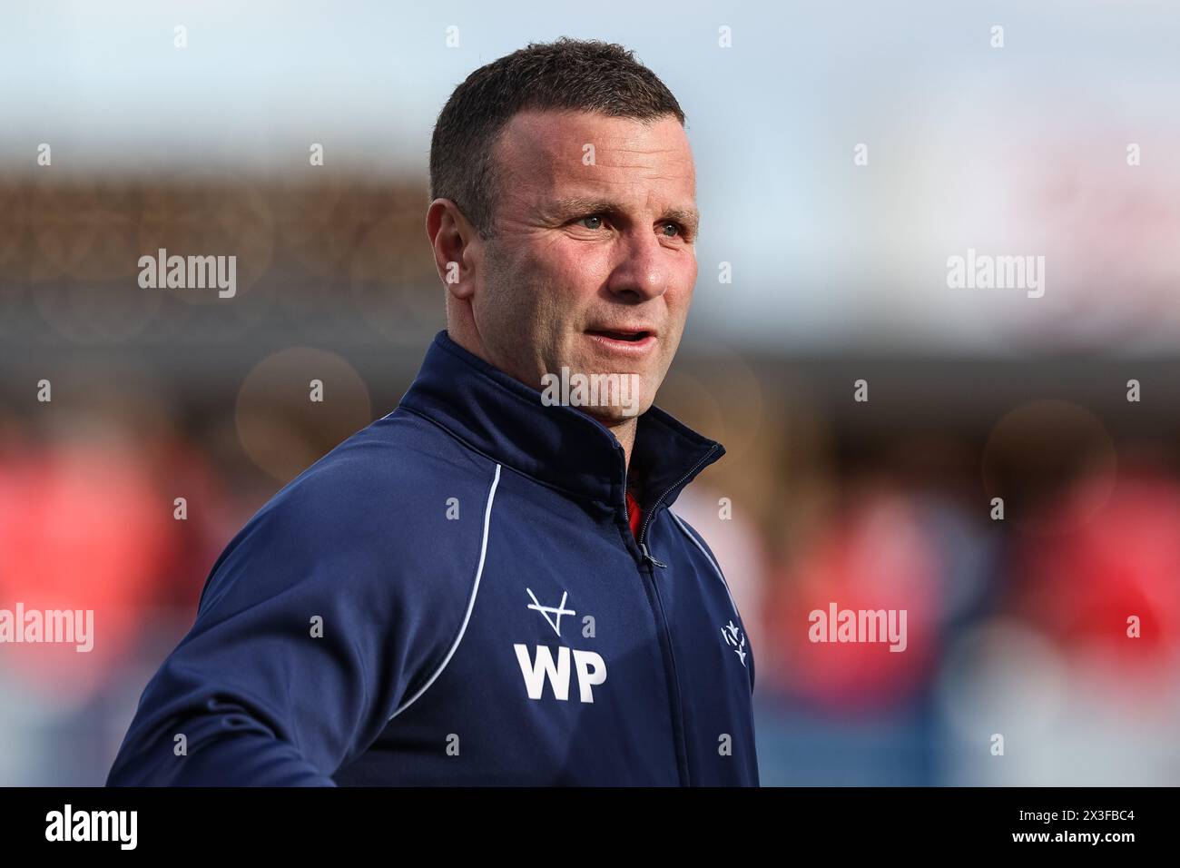 Willie Peters Head Coach von Hull KR während des Spiels Hull KR gegen Wigan Warriors im Sewell Group Craven Park, Kingston upon Hull, Großbritannien, 26. April 2024 (Foto: Mark Cosgrove/News Images) Stockfoto